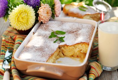 karamelli elma sünger kek (puding)