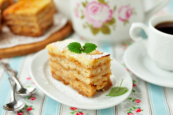 A Piece of Layered Apple Pie — Stock Photo, Image