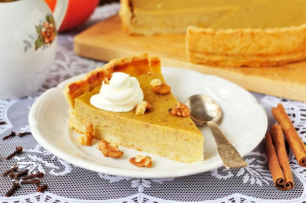 Um pedaço de torta de abóbora — Fotografia de Stock