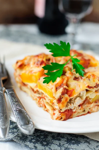 Kuře a Dýňová lasagne — Stock fotografie