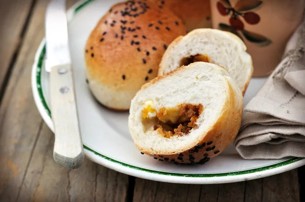 Rollos de pan con relleno de calabaza y queso — Foto de Stock