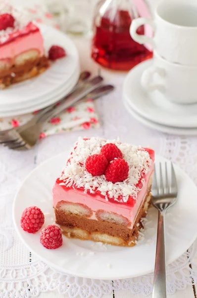 No Bake Chocolate, Raspberry and Savoiardi Layer Cake — Stock Photo, Image