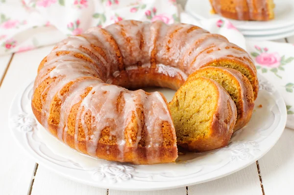 Pumpkin Bundt Cake with Sugar Icing — Stock Photo, Image