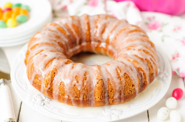Pumpkin Bundt Cake with Sugar Icing — Stock Photo, Image