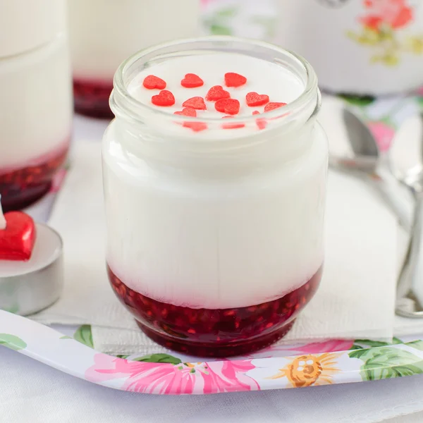 Natural Yoghurt with Raspberry Jam — Stock Photo, Image
