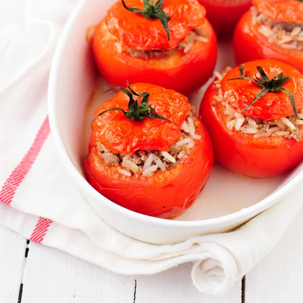 Baked Tomatoes Stuffed with Rice and Beef Mince — Stock Photo, Image