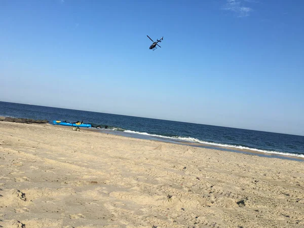 Kajak Helikopter Nad Oceanem Plaża New Jersey — Zdjęcie stockowe