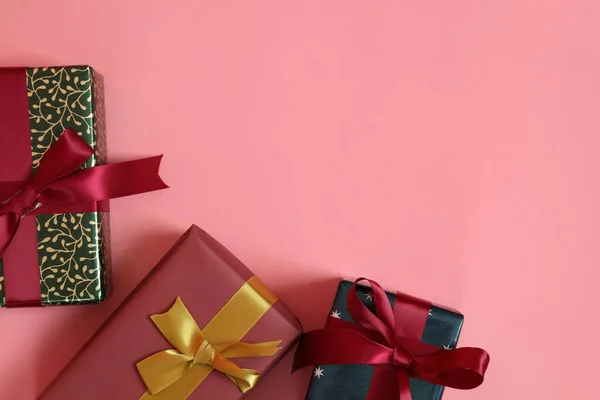 Подарункові Коробки Особливих Випадків Рожевому Фоні — стокове фото