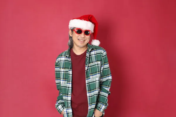 Senior Asian Man Wears Green Plaid Shirt Santa Claus Hat — Stock Photo, Image