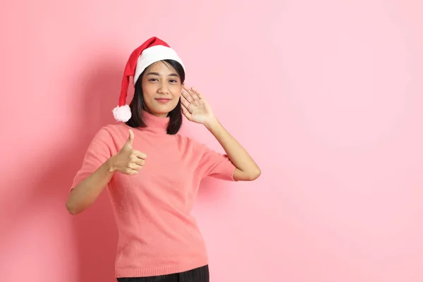 Het Gemengde Ras Meisje Portret Dragen Sant Claus Hoed Staan — Stockfoto