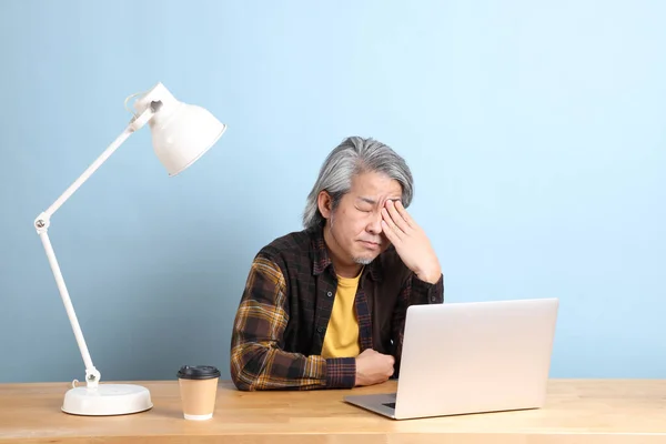 Senior Asian Man Wearing Yellow Plate Shirt Working Laptop Working — Fotografia de Stock