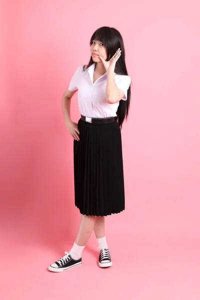 Den Tonåring Asiatisk Flicka Med Universitet Uniform Stående Den Rosa — Stockfoto