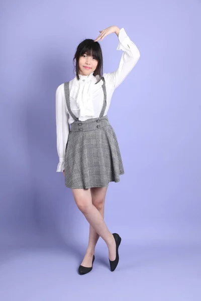 Joven Chica Asiática Linda Con Preppy Blanco Vestido Estilo Pie — Foto de Stock