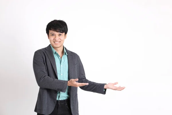 Νεαρός Ενήλικος Επιχειρηματίας Που Στέκεται Στο Λευκό Φόντο — Φωτογραφία Αρχείου