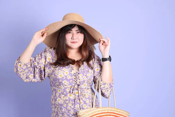 Chubby Asian Woman Standing Purple Background Casual Clothes — Fotografia de Stock