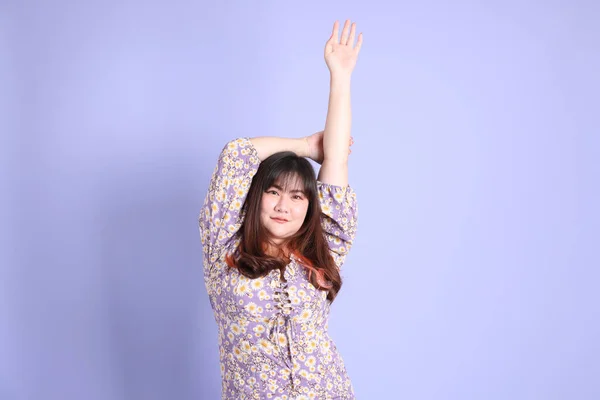 Chubby Asian Woman Standing Purple Background Casual Clothes — Stock fotografie