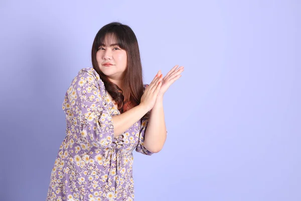 Chubby Asian Woman Standing Purple Background Casual Clothes — Photo