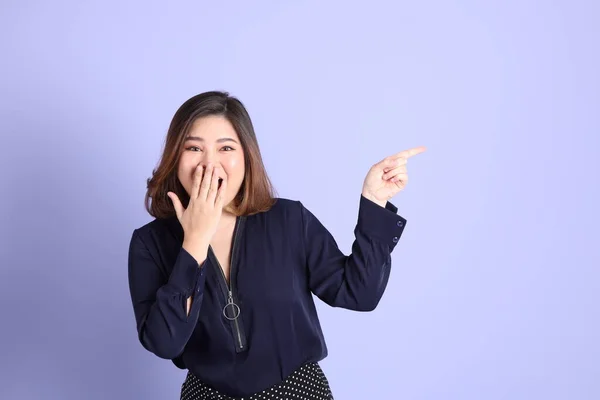 Chubby Asian Woman Standing Purple Background Casual Clothes — Stock Photo, Image