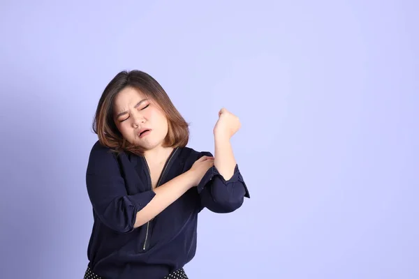 Chubby Asian Woman Standing Purple Background Casual Clothes — Photo