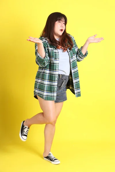 Chubby Asian Woman Standing Yellow Background Casual Clothes — 스톡 사진