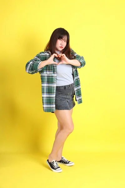 Chubby Asian Woman Standing Yellow Background Casual Clothes — Stock fotografie