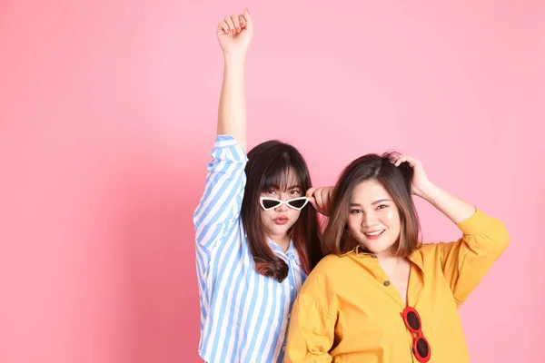 Asian Happy Sibling Standing Pink Background — Foto de Stock