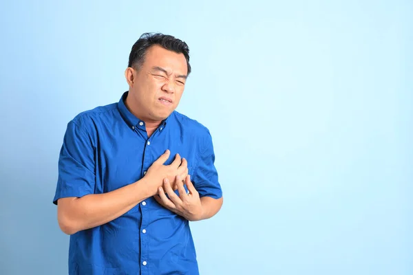 Uomo Asiatico Mezza Età Con Camicia Blu Piedi Sullo Sfondo — Foto Stock