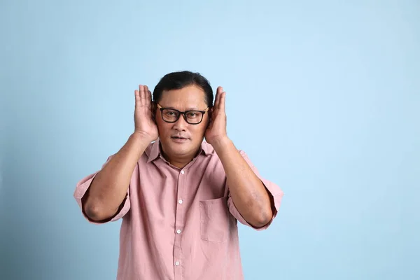 Adult Asian Man Pink Shirt Standing Blue Background — Foto de Stock