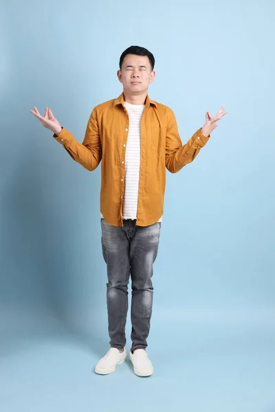 Asian Lgbtq Man Yellow Shirt Standing Blue Background — 图库照片