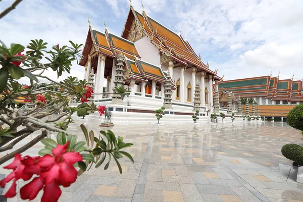 Bangkok Thailand July 2022 Wat Suthat Thepwararam Ratchaworahawihan Famous Buddhist — Stock Photo, Image