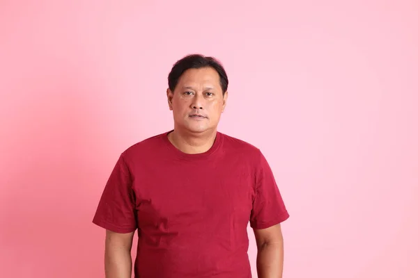 40S Dospělý Nadváha Asijské Muž Stojící Růžovém Pozadí — Stock fotografie