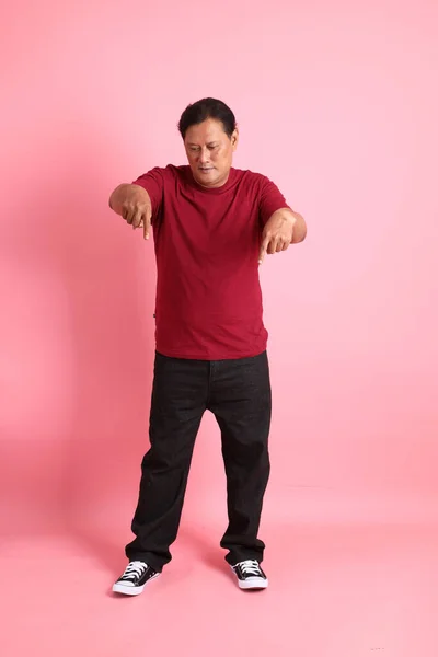 Los Años Adulto Sobrepeso Asiático Hombre Pie Sobre Fondo Rosa —  Fotos de Stock