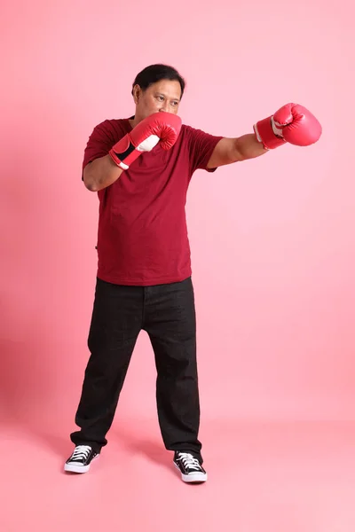 Jaren Volwassen Overgewicht Aziatische Man Staan Roze Achtergrond — Stockfoto