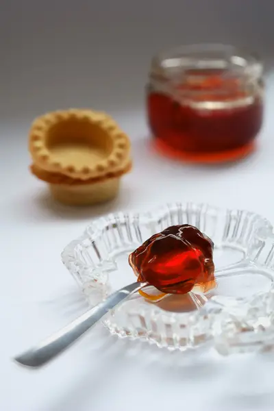 Quince jelly, served with tea — Stock Photo, Image