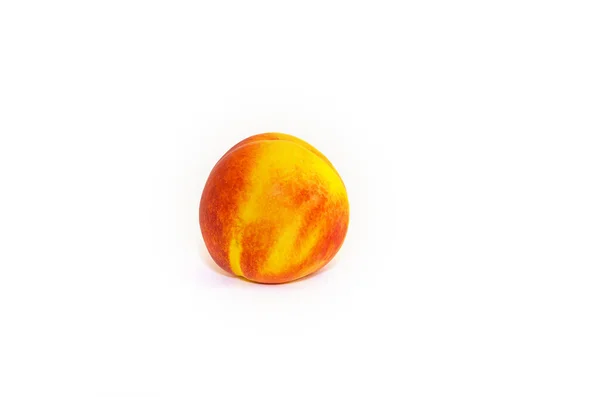 Nectarina aislada en blanco — Foto de Stock