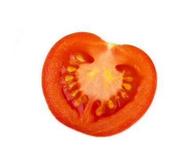 beyaz zemin üzerine kesilmiş domates sebze