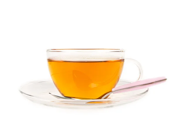 Чашка горячего чая на белом фоне — стоковое фото