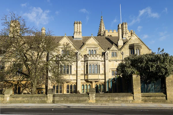 Historische Universiteit gebouw in oxford city, Engeland — Stockfoto