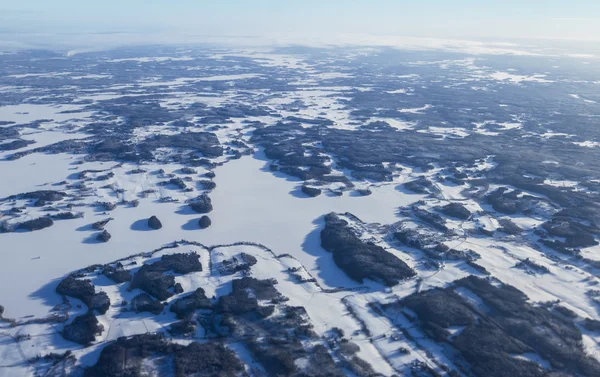 Zicht vanuit het raam van het vliegtuig — Stockfoto