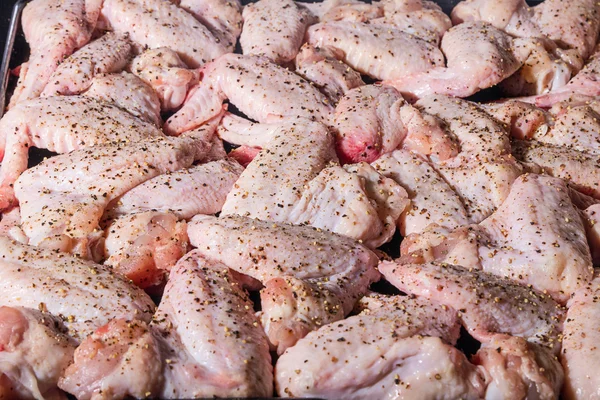 Alas de pollo fresco — Foto de Stock