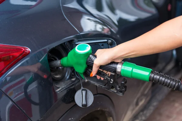 Buying petrol — Stock Photo, Image