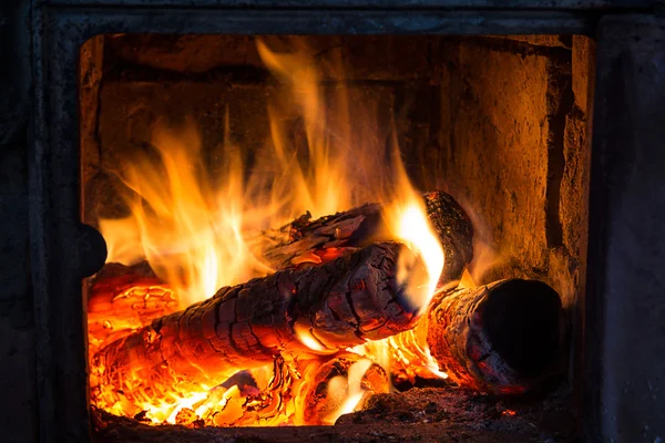 Fuoco nel camino — Foto Stock