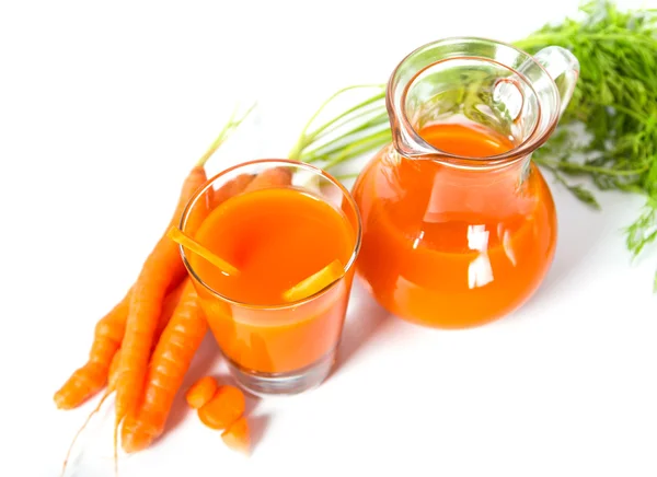 Färsk morotsjuice — Stockfoto