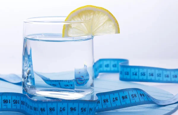 Wody dla zdrowego stylu życia z cytryną — Zdjęcie stockowe