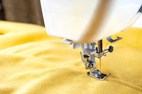 Modern Sewing Machine Presser Foot Linen Fabric Thread Closeup Copy — 图库照片