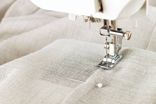 Modern Sewing Machine Presser Foot Linen Fabric Thread Closeup Copy — Zdjęcie stockowe