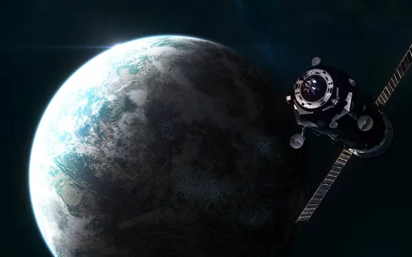 Raumstation auf dem Hintergrund eines bewohnten Planeten im Weltraum — Stockfoto