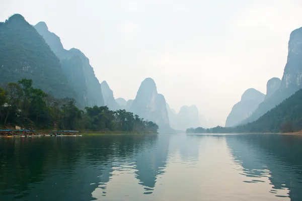 Landskap av li-floden i vinter, guilin, china — Stockfoto