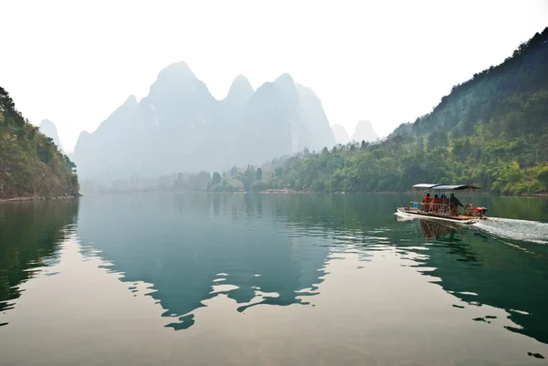 Краєвид Лі річка зима, Guilin, підборіддя — стокове фото