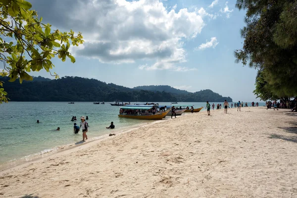 Beach Pulau Beras Basah Langkawi Malaysia People Enjoying Beaches Besar — Stock Photo, Image